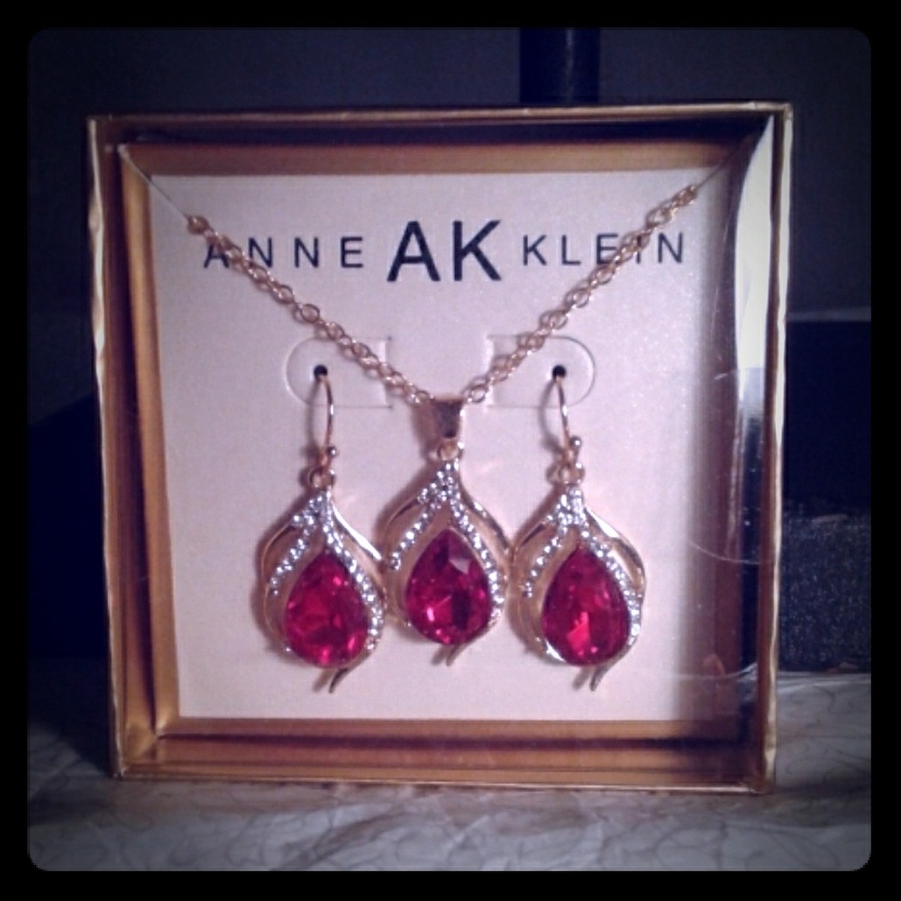 Gemstone Necklace with matching earring set